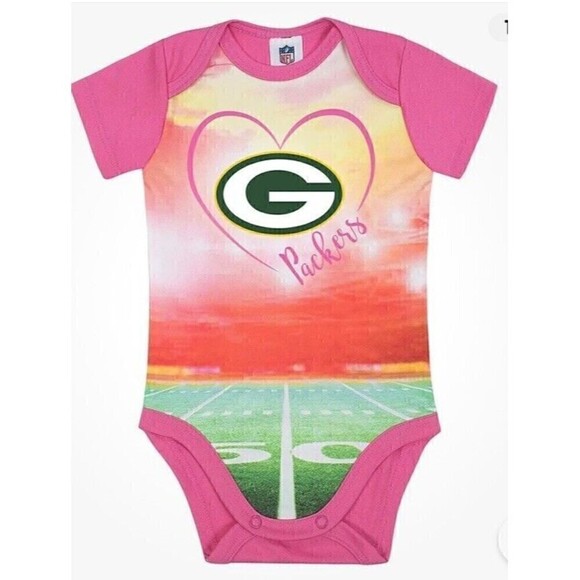 NFL Green Bay Packers Girls Bodysuit Stadium Design Pink Size 3-6 Month Gerber - Picture 1 of 9